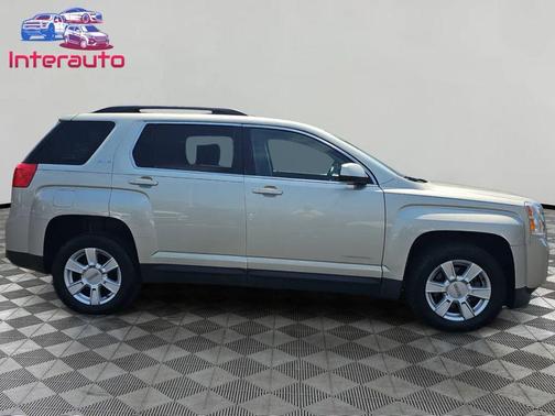 Gold 2013 GMC Terrain SLE-2