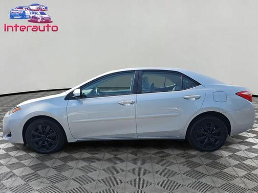 Classic Silver Metallic 2017 Toyota Corolla LE