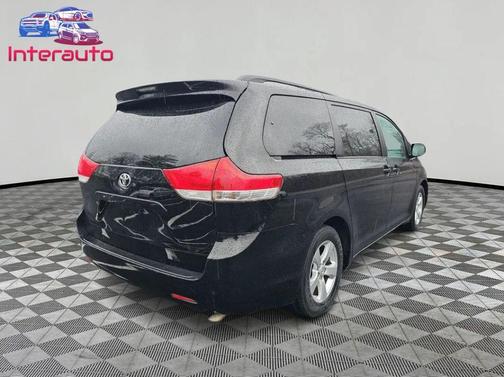 Black 2014 Toyota Sienna LE