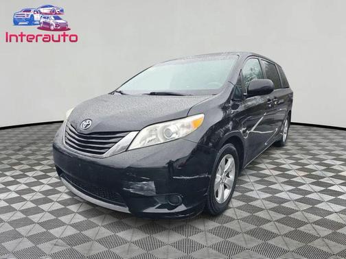 Black 2014 Toyota Sienna LE