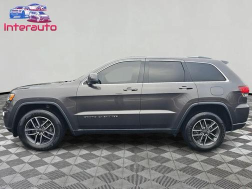 2020 Jeep Grand Cherokee Laredo