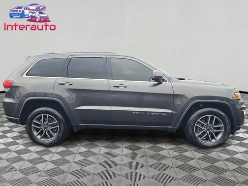 2020 Jeep Grand Cherokee Laredo