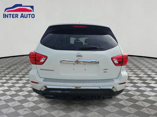 2017 Nissan Pathfinder SL
