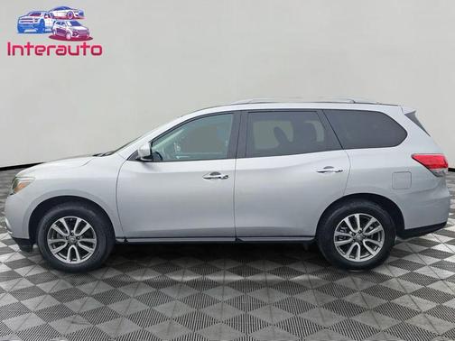 Brilliant Silver 2013 Nissan Pathfinder SV