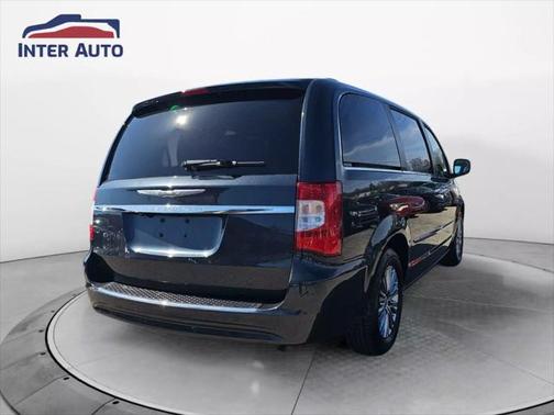 2014 Chrysler Town & Country Touring-L