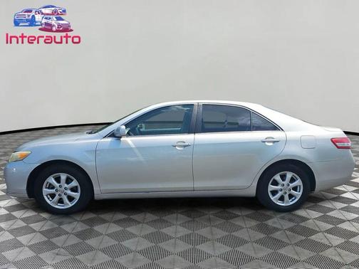 Classic Silver Metallic 2011 Toyota Camry LE