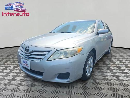 Classic Silver Metallic 2011 Toyota Camry LE