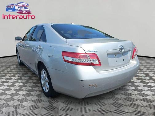 Classic Silver Metallic 2011 Toyota Camry LE