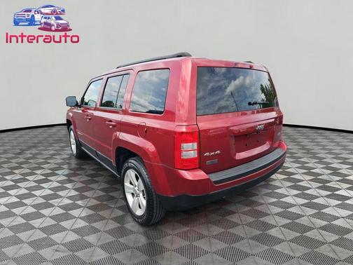 Deep Cherry Red Crystal Pearlcoat 2011 Jeep Patriot Sport