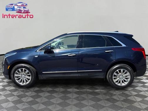Stellar Black Metallic 2017 Cadillac XT5 Luxury