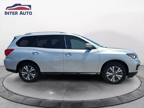 2018 Nissan Pathfinder SV