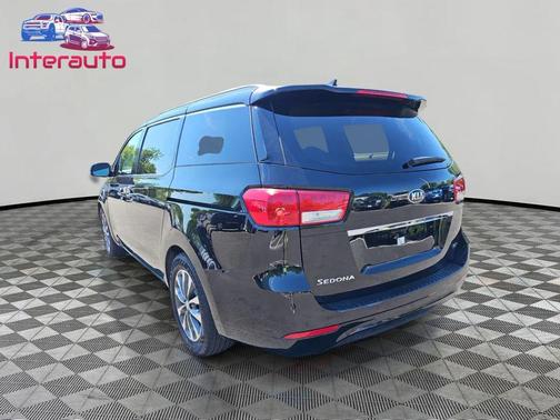 Aurora Black 2018 Kia Sedona SX