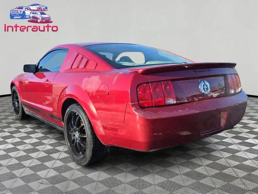 2007 Ford Mustang Deluxe