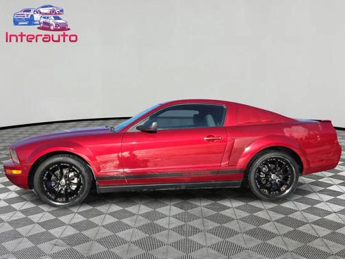 2007 Ford Mustang Deluxe