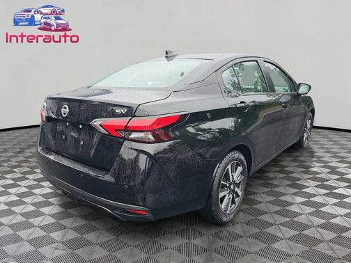 Super Black 2021 Nissan Versa 1.6 SV