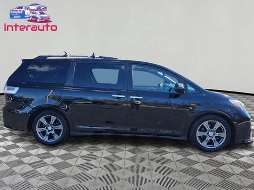 2017 Toyota Sienna SE