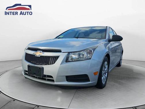 Silver Ice Metallic 2014 Chevrolet Cruze LS