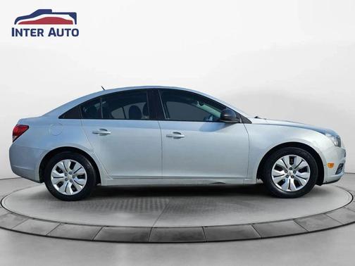 Silver Ice Metallic 2014 Chevrolet Cruze LS