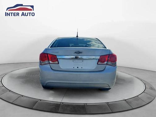 Silver Ice Metallic 2014 Chevrolet Cruze LS
