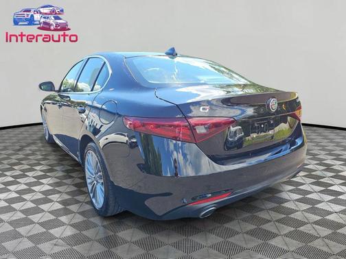 Alfa Black 2018 Alfa Romeo Giulia Ti Lusso