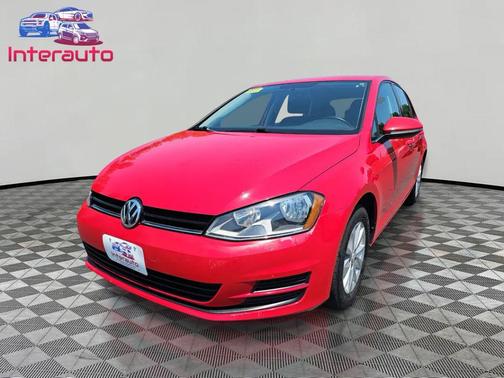 Red 2016 Volkswagen Golf TSI 2-Door