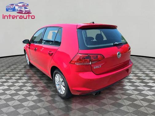 Red 2016 Volkswagen Golf TSI 2-Door