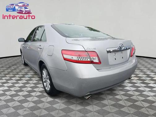 Classic Silver Metallic 2010 Toyota Camry XLE