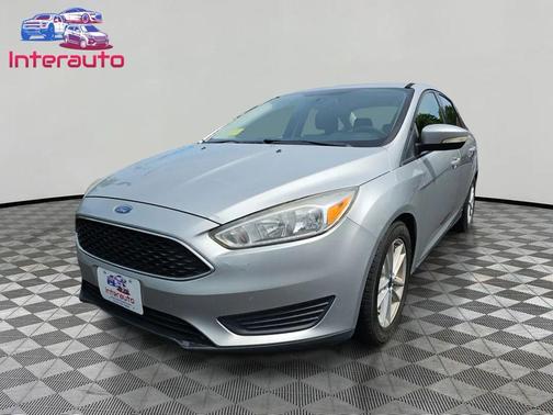 Ingot Silver Metallic 2017 Ford Focus SE