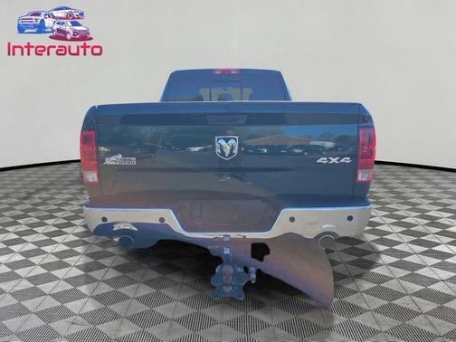 Hunter Green Pearlcoat 2011 Dodge Ram 1500 SLT