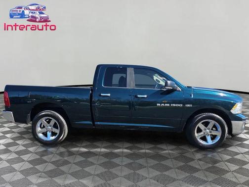 Hunter Green Pearlcoat 2011 Dodge Ram 1500 SLT