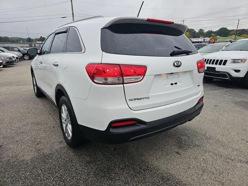 2016 Kia Sorento LX