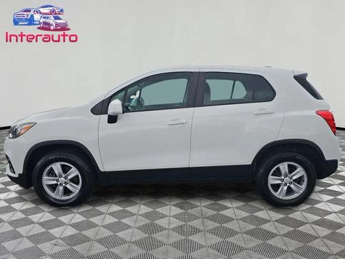 Summit White 2017 Chevrolet Trax LS