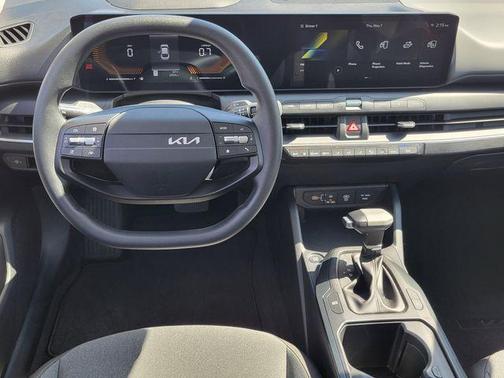 Snow White Pearl 2025 Kia K4 LX
