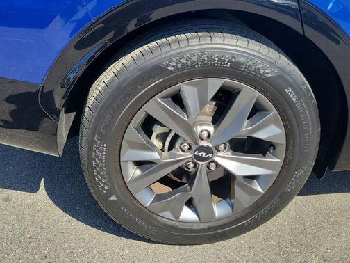 Sapphire Blue 2023 Kia Sportage SX