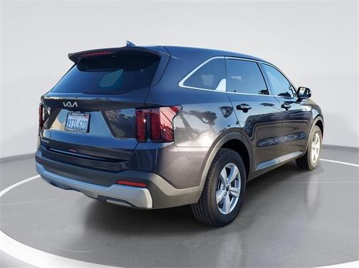 2025 Kia Sorento LX
