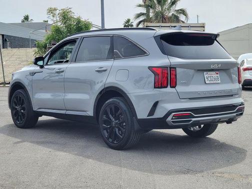 Wolf Gray 2022 Kia Sorento SX