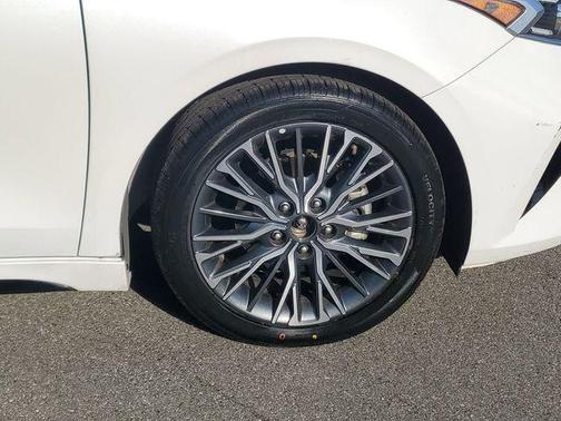 Snow White Pearl 2023 Kia Forte GT-Line