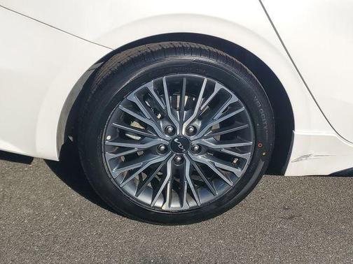 Snow White Pearl 2023 Kia Forte GT-Line