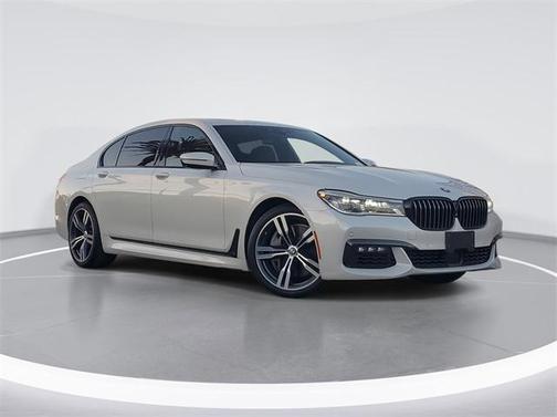 2019 BMW 750 i