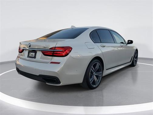 2019 BMW 750 i