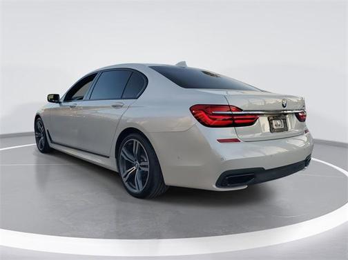 2019 BMW 750 i