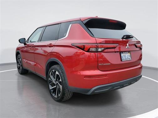 2022 Mitsubishi Outlander ES