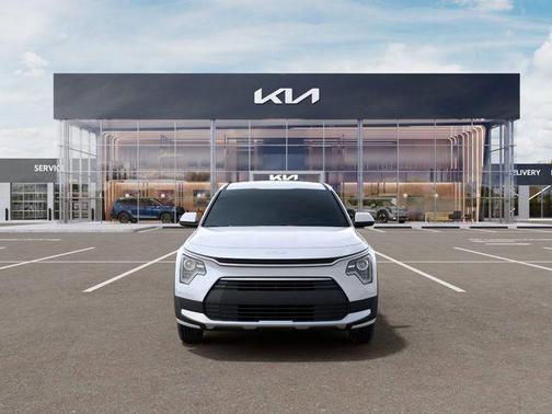 Snow White Pearl 2026 Kia Niro LX