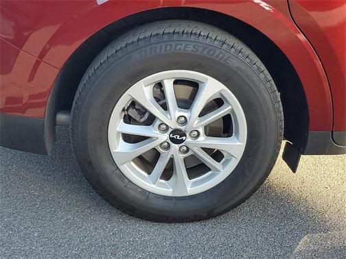 2024 Kia Carnival LX