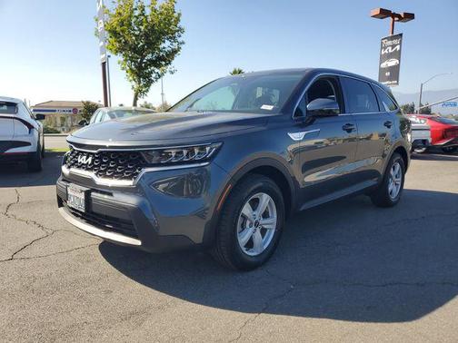 Gravity Gray 2022 Kia Sorento LX
