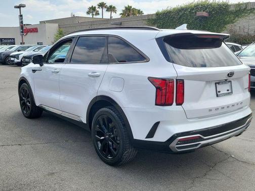 Glacial White Pearl 2021 Kia Sorento SX