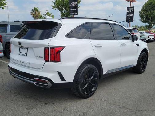 Glacial White Pearl 2021 Kia Sorento SX