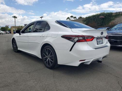 2024 Toyota Camry SE