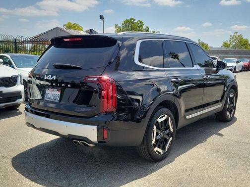 Ebony Black 2024 Kia Telluride S