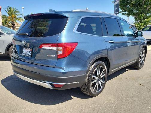 Blue 2022 Honda Pilot Touring 8-Passenger